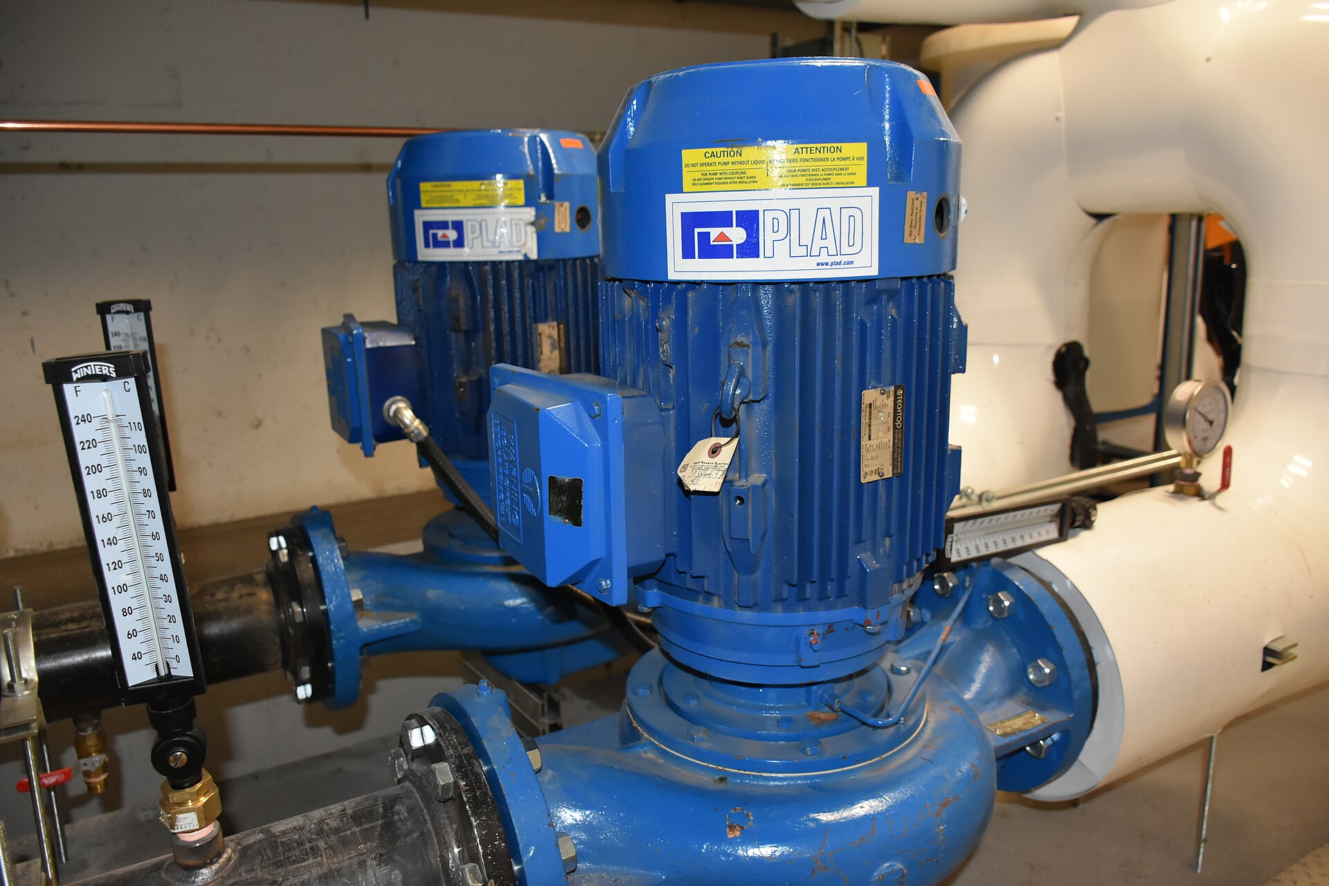 Industrial centrifugal pump